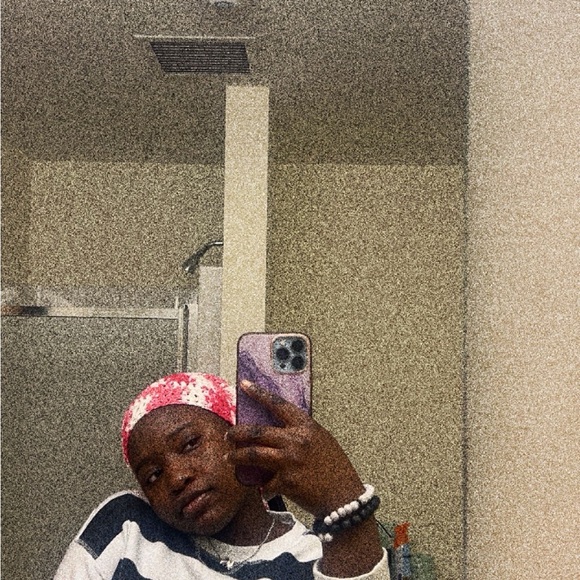 Various clothes and accessories - Picture 3 of 5